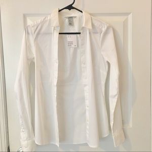 SOLD WHITE NWT H&M V-neck button up